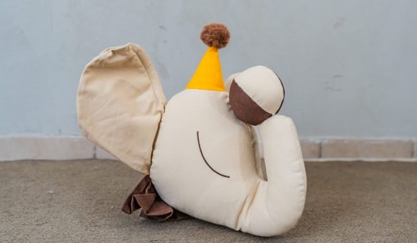 מיני פיל דקורטיבי למדף בחדר ילדים