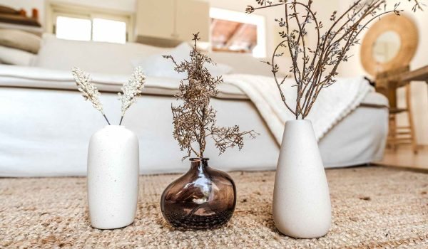 סט אגרטלים מקרמיקה וזכוכית חומה לחדר רחצה