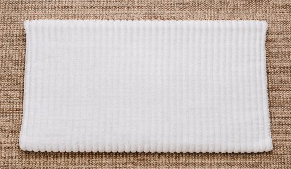 כרבולית פרווה בצבע שמנת לסלון