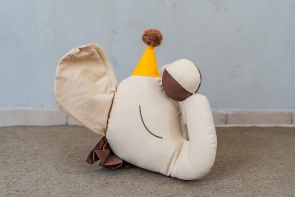 מיני פיל דקורטיבי למדף בחדר ילדים