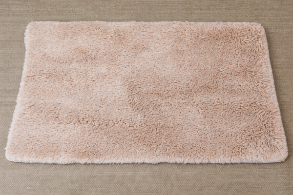 שטיח חאקי רך עשוי פוליאסטר לחדר שינה